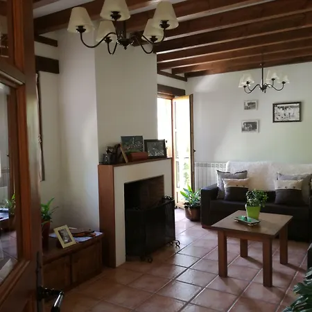 Casa Fidela Lomeña